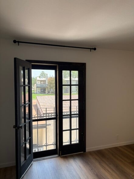 Building Photo - 1070 Fontmore Rd