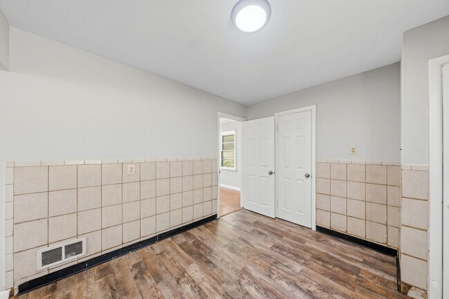 Building Photo - 8515 Jenny Dr
