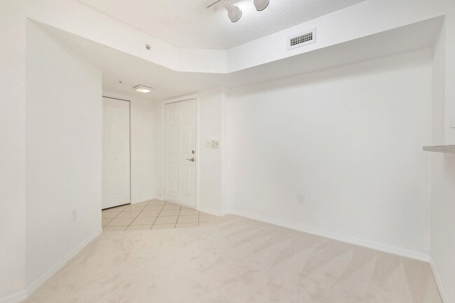 Building Photo - 1801 N Flagler Dr