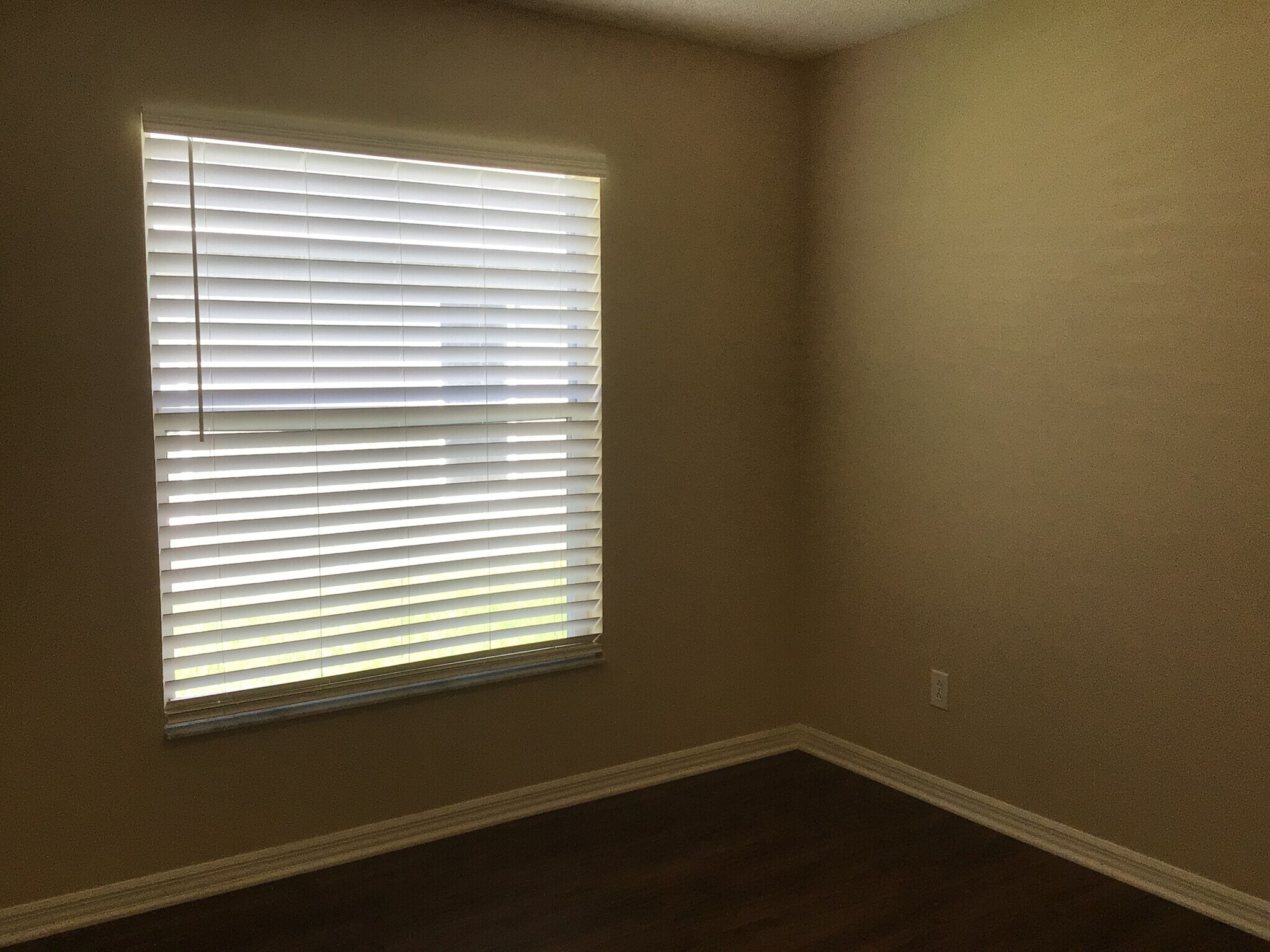 Building Photo - 1353 Crimson Clover Ln