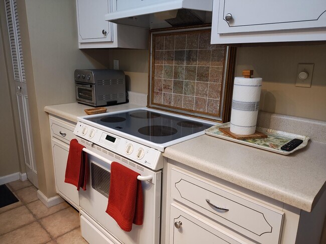 Building Photo - 5500 Old Ocean Blvd