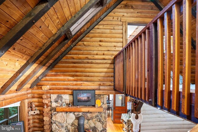 Building Photo - 15024 Wheeler Ln