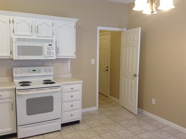 Building Photo - 4094 Ash Lawn Rd