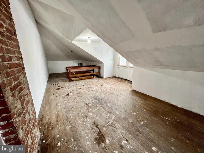 Building Photo - 145 N Nice St