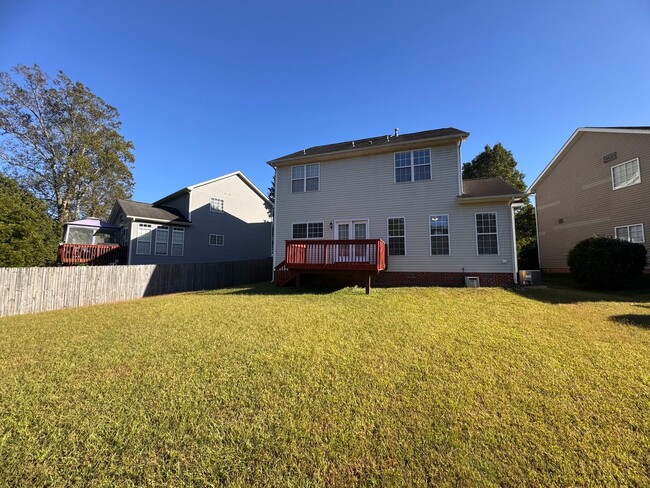 Building Photo - Fabulous 4BR 2.5 Home