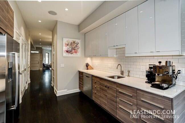 Building Photo - 1964 2nd St NW