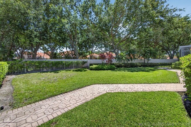 Building Photo - 1048 Diamond Head Way