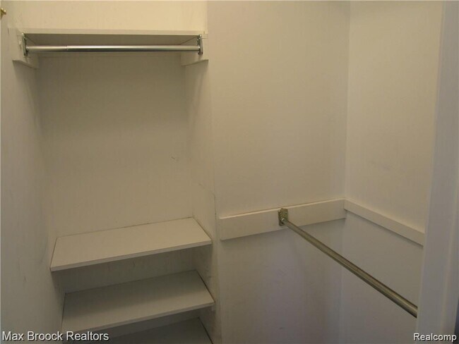 Building Photo - 4250 Breckenridge Dr