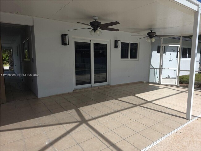Building Photo - 1565 Thumb Point Dr