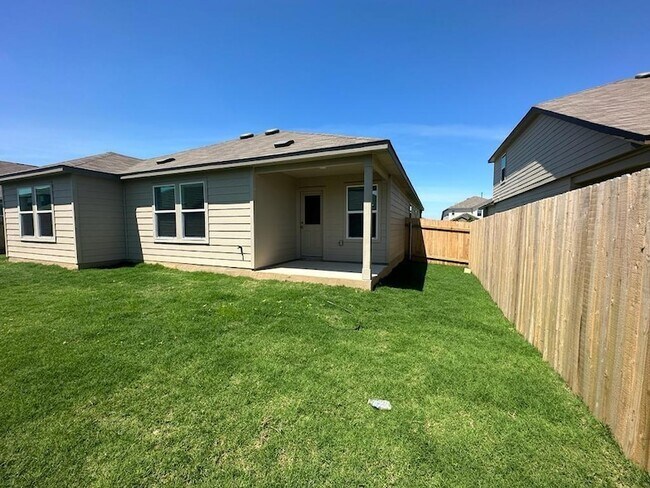 Building Photo - 183 Otter Rd