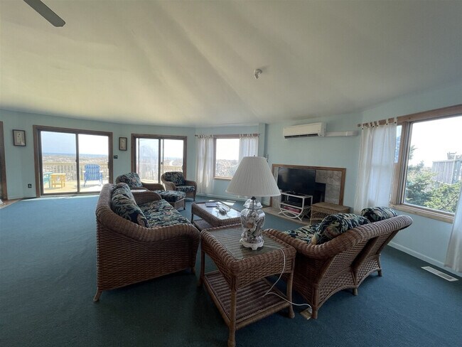 Primary Photo - 42091 Dune Wy