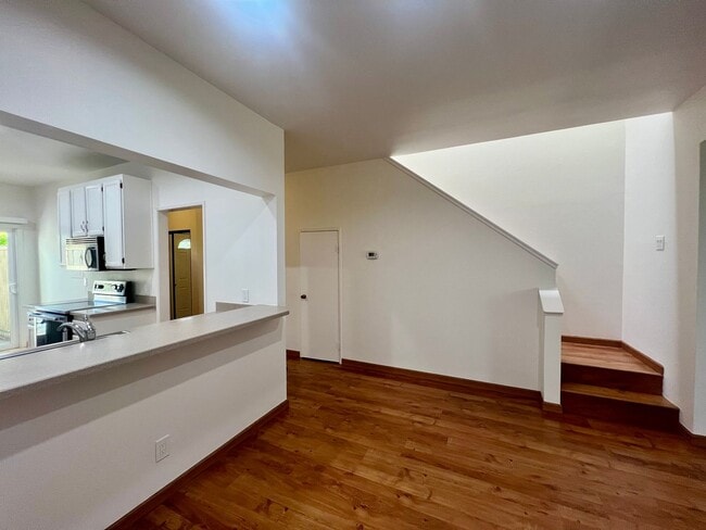 Building Photo - Stunning, spacious and large Milpitas cond...