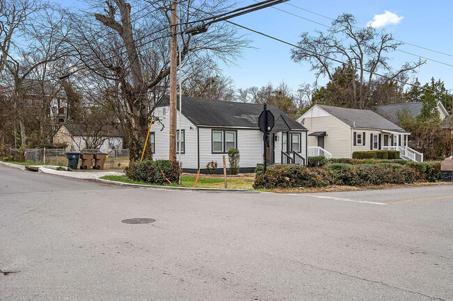 Building Photo - 2901 Scott Ave