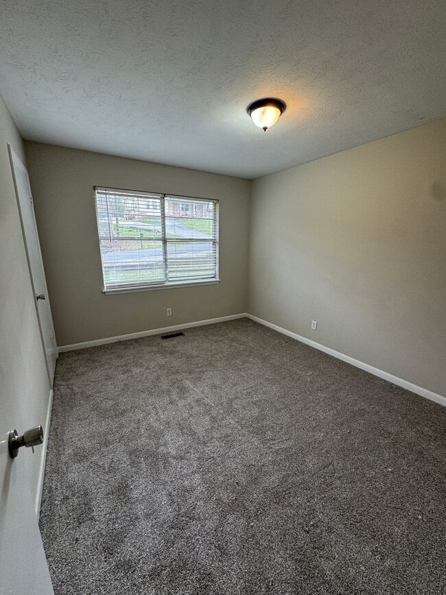 Building Photo - 6332 Winwood Dr