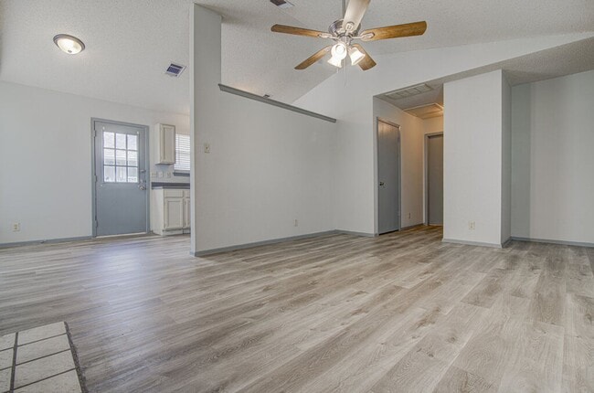 Building Photo - 9624 Sugar Hill Dr