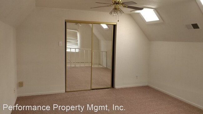 Building Photo - 3 br, 1 bath House - 76 W. Sierra Ave #108