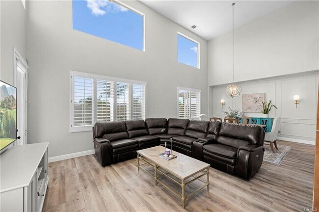Building Photo - Gorgeous Murrieta 4 Bedroom/3 Bath Home wi...