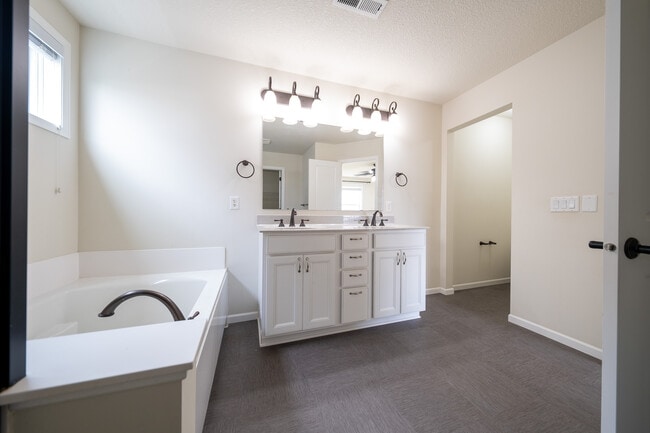 Building Photo - 9183 Lighthouse Ln