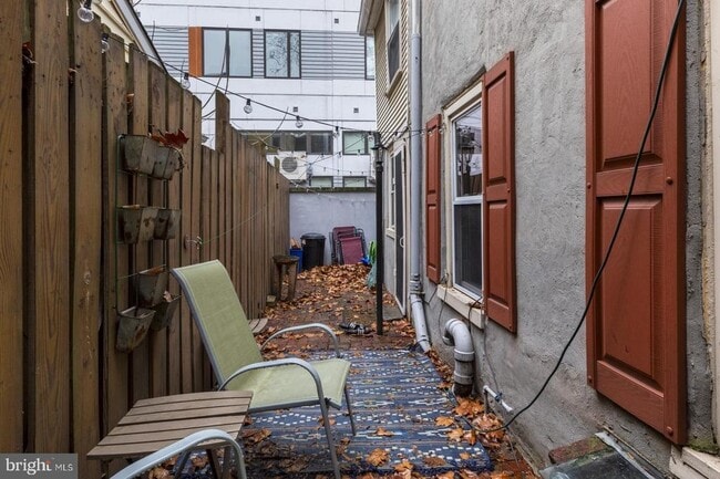 Building Photo - 132 Elfreth's Alley