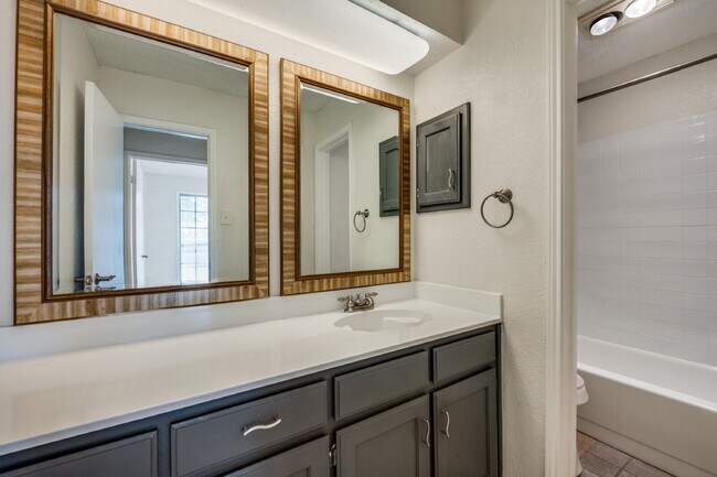 Building Photo - 6913 Sierra Dr