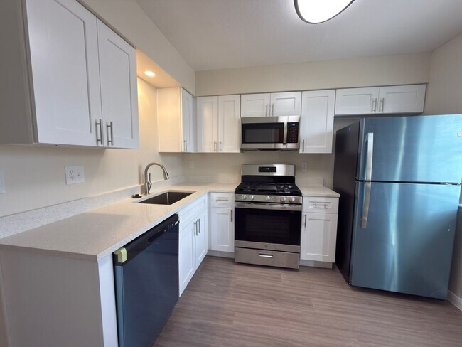 Building Photo - 1614 W Braker Ln