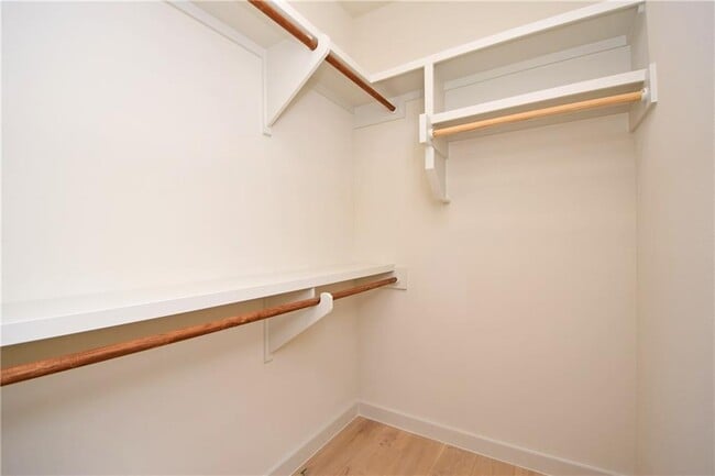 Building Photo - 5405 Sunshine Dr
