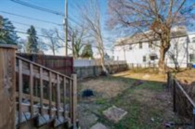 Building Photo - 255 W Union St
