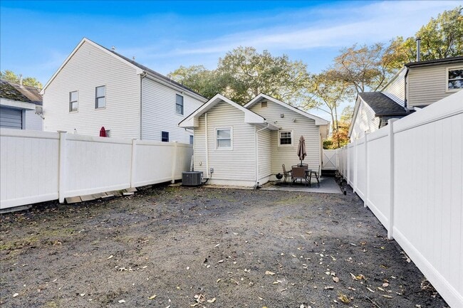 Building Photo - 3 Bed Apartment in North Middletown