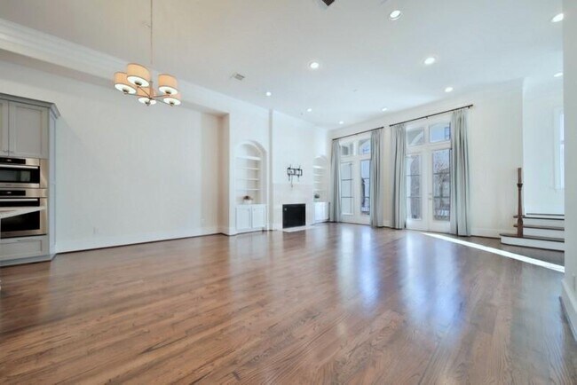 Building Photo - 3913 Gramercy St