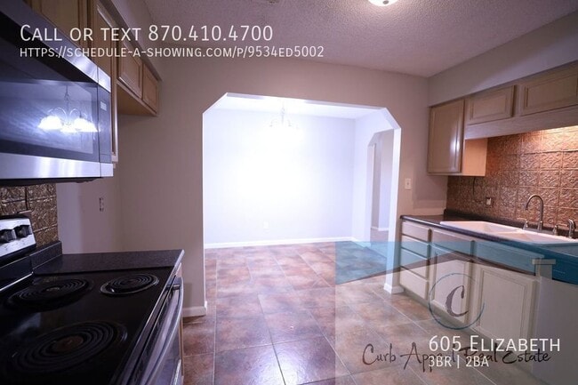 Building Photo - 605 Elizabeth-
