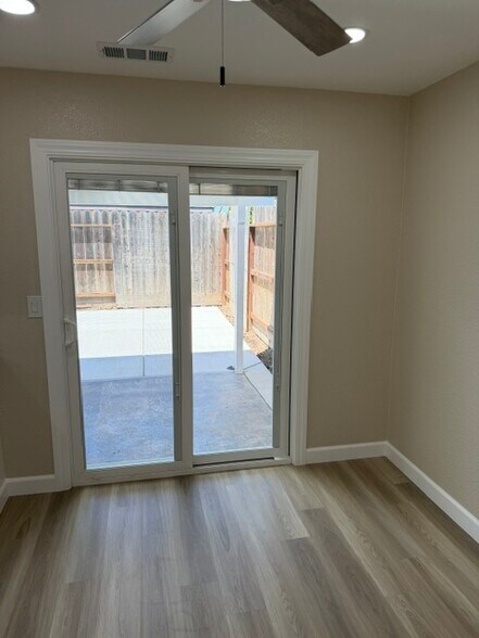 Building Photo - 4145 E Orangeburg Ave