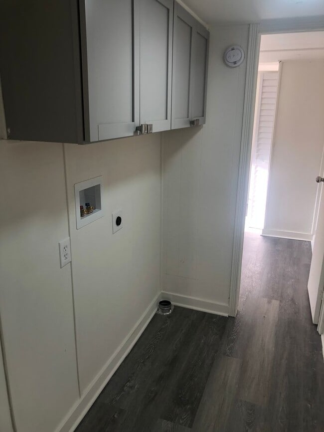 Building Photo - Newly remodeled home is located in Lancaster, SC 29720.