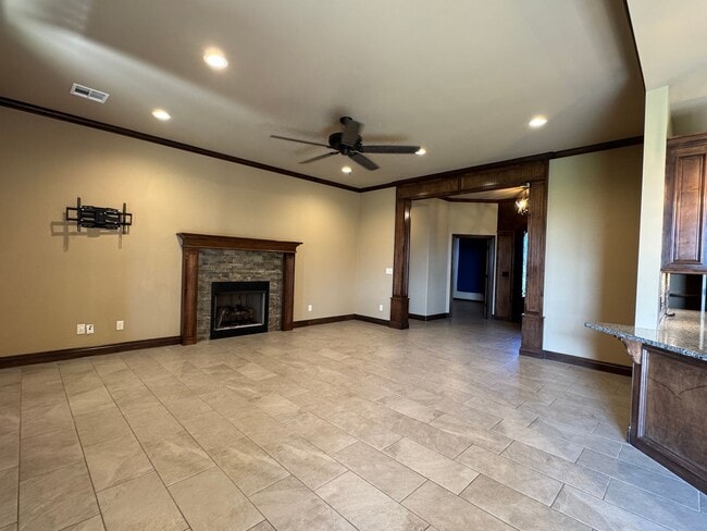 Building Photo - 8294 SE 90th St