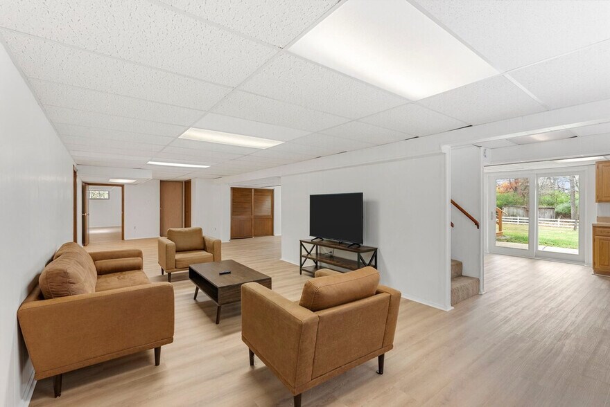 Building Photo - 1010 Providence Rd