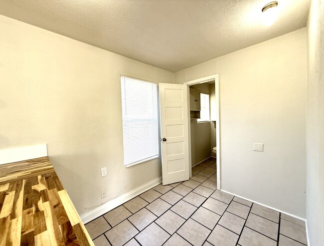 Building Photo - 1010 Wolverton St
