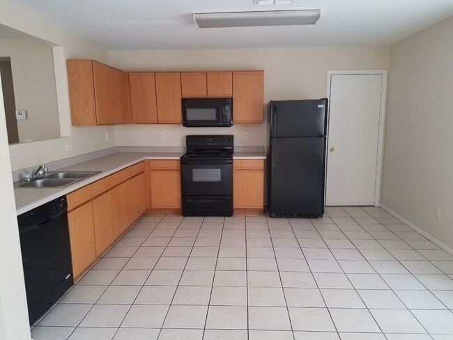 Building Photo - 11796 W Dahlia Dr