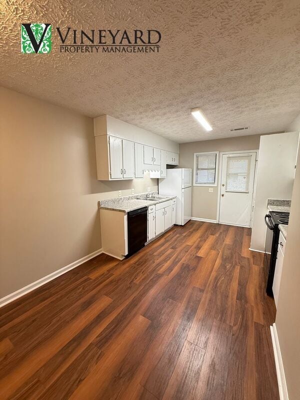 Building Photo - 164 Kimberly Way SW