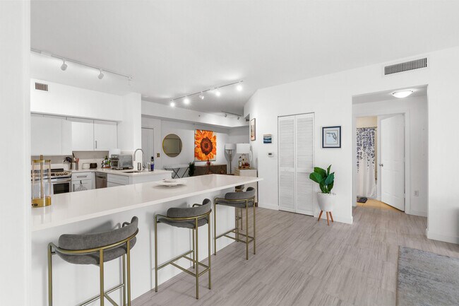 Building Photo - 255 NE 3rd Ave