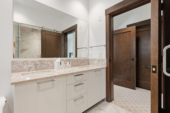 Building Photo - Luxury Tahoe Beach Club