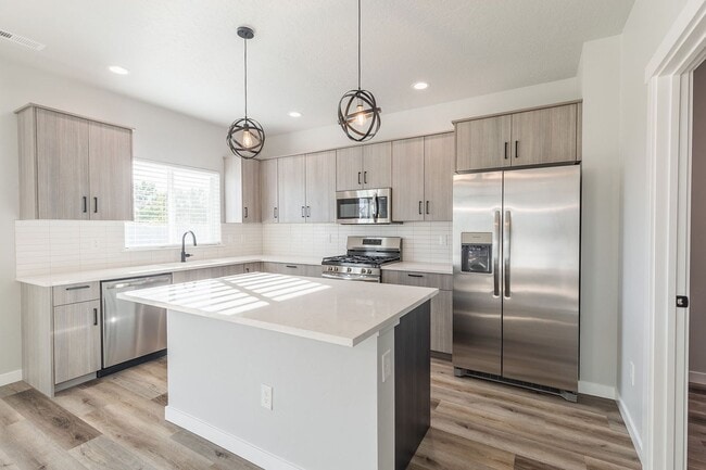 Building Photo - New 4 Bed 2.5 Bath House in Star