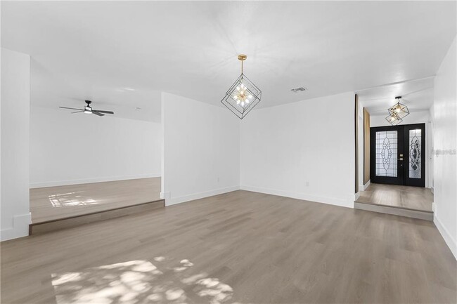 Building Photo - 607 Dunblane Dr