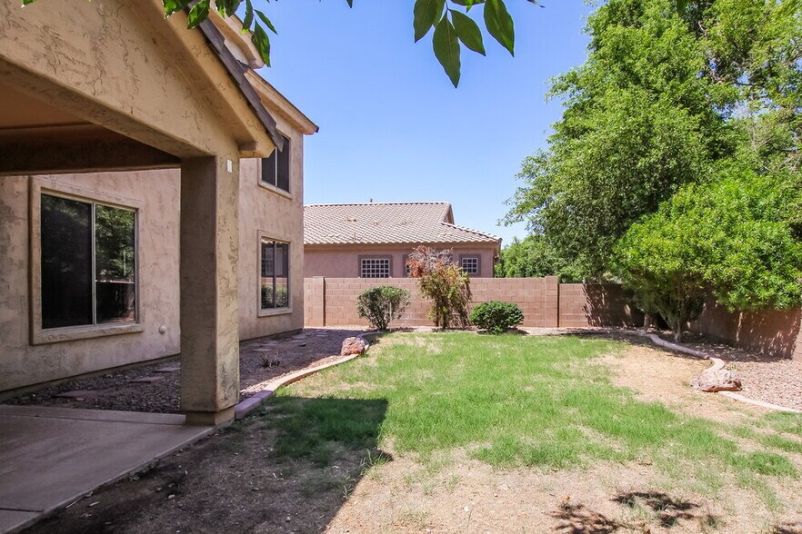 Building Photo - 2075 S Illinois Pl