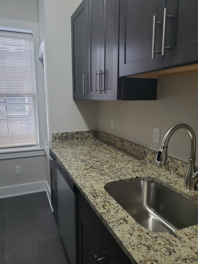 Building Photo - 88-90 Kensington Ave