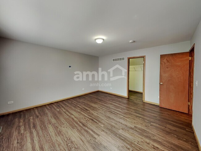 Building Photo - 1907 Westmore Grove Dr