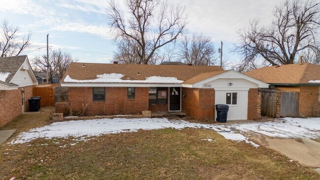Building Photo - 3016 SW 68th St