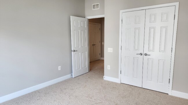 Building Photo - 2267 Oberlin Dr