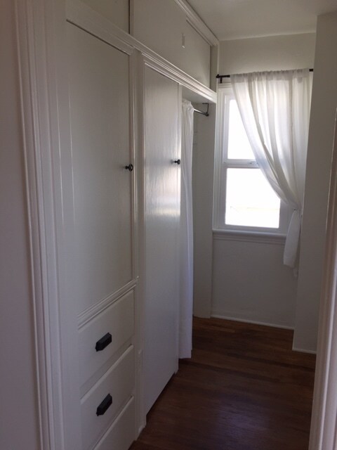 Building Photo - 216 Cypress Dr