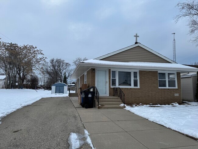 Building Photo - 4106 Victory Ave