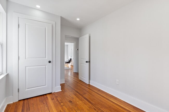 Building Photo - 521 Homewood Ave