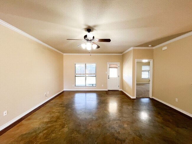 Building Photo - Available 7/16/2025 Beautiful 1 story, 4 b...